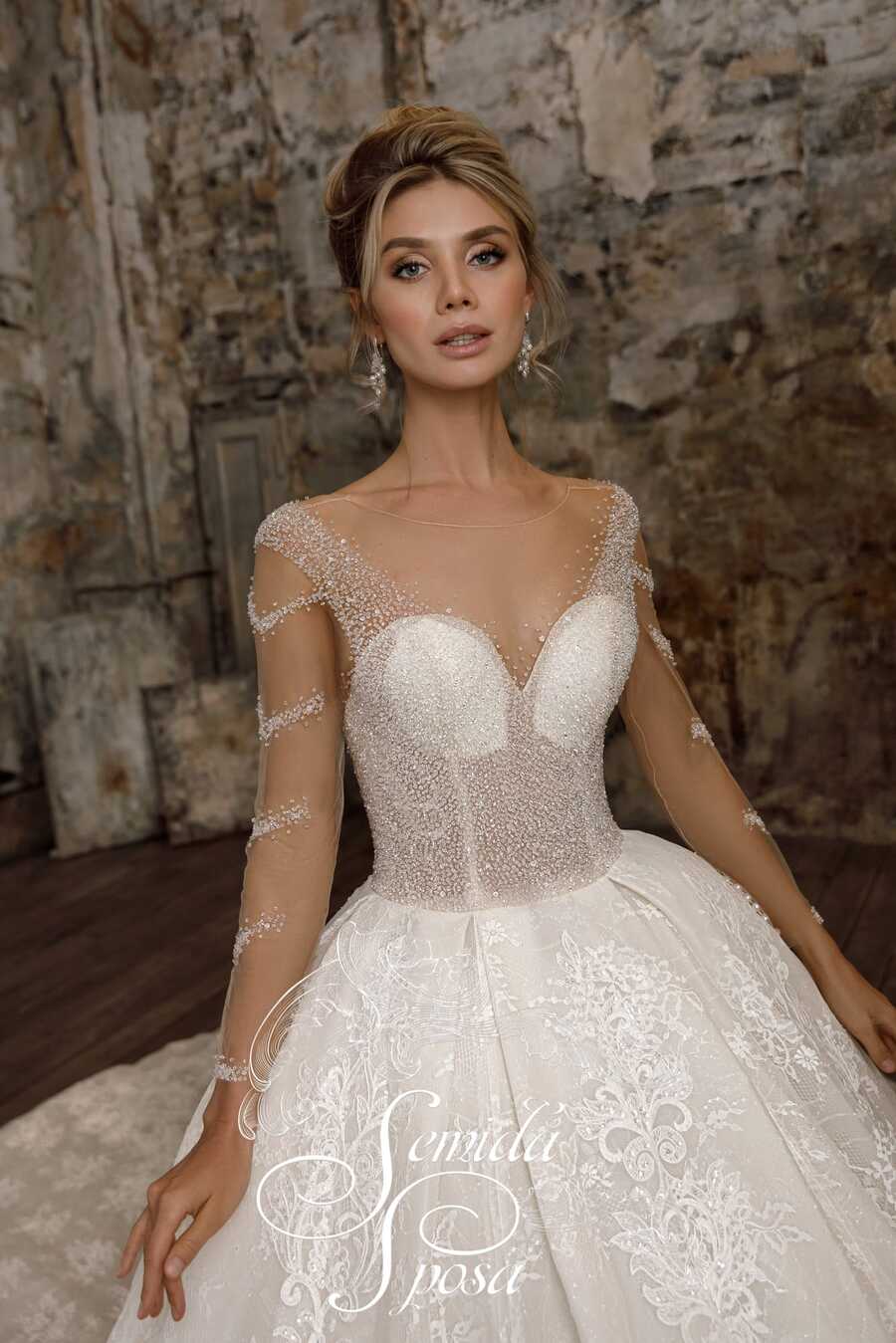 F18272