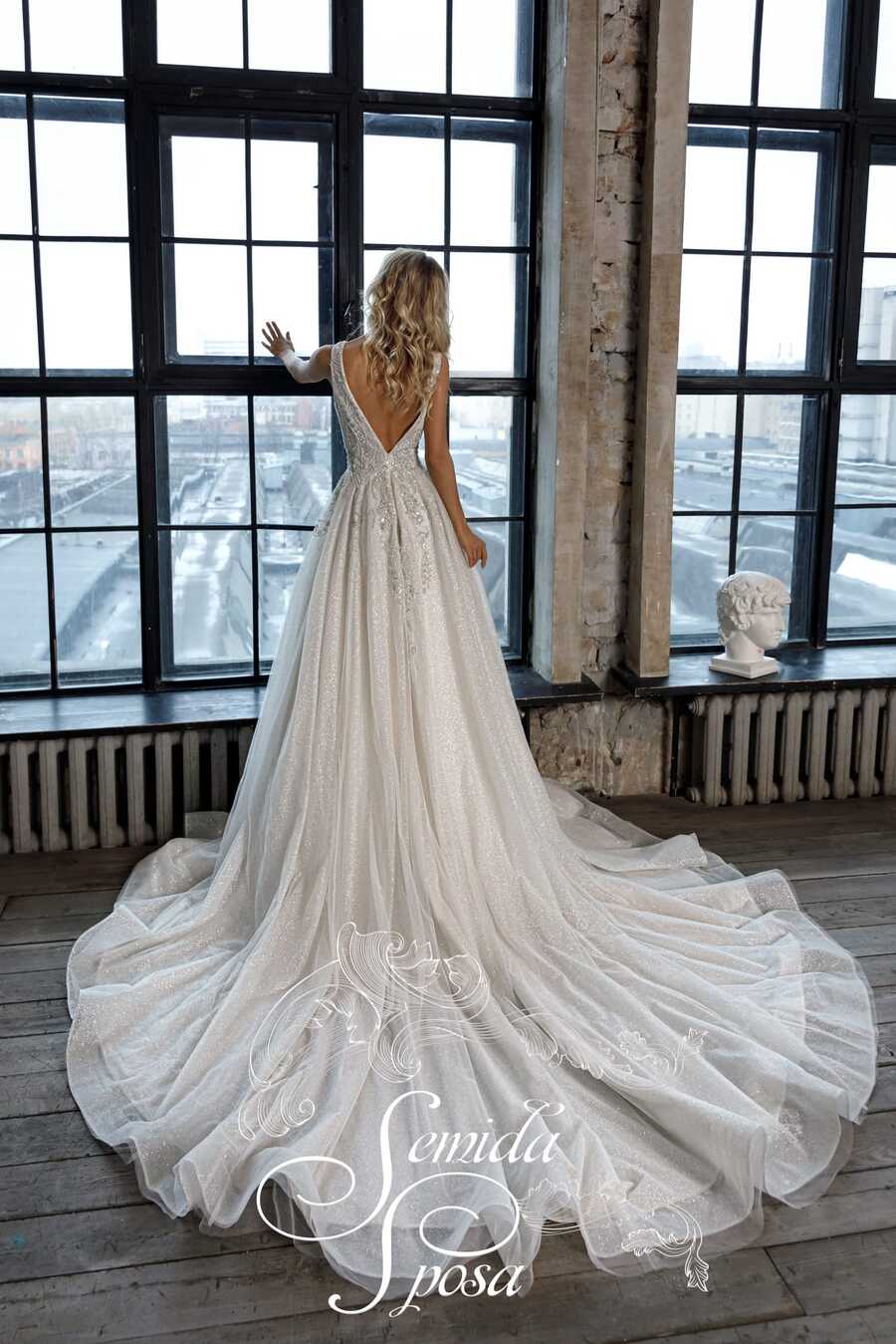 F18281