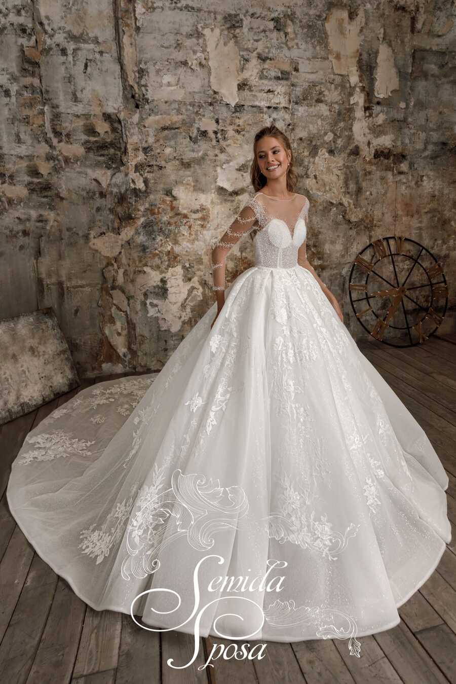F18272